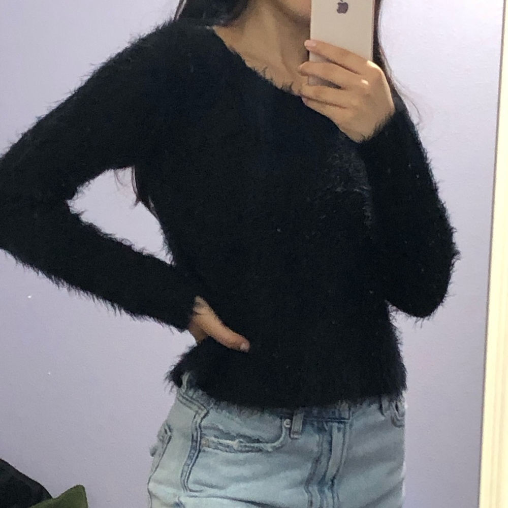 Fuzzy black cropped sweater